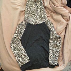 long sleeve hooded shirt